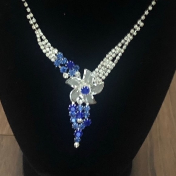 Rhinestone Blue matching jewelry set Drop earrings and necklace - Picture 4 of 8